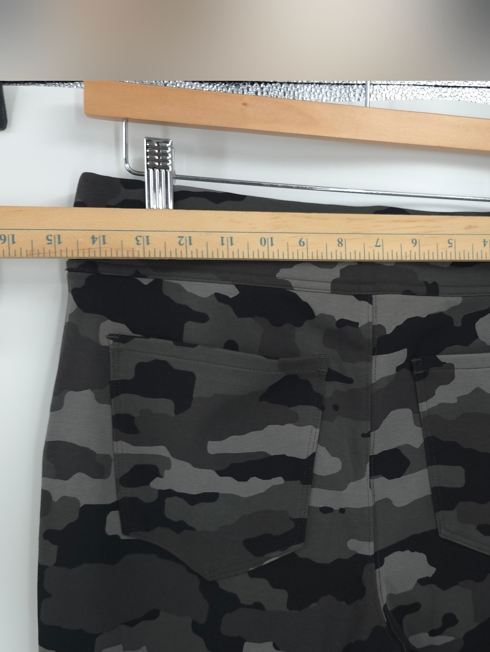 Duluth Trading Co Straight Leg Pull-On Pants Camo Print Pockets Active Camping - Picture 9 of 12